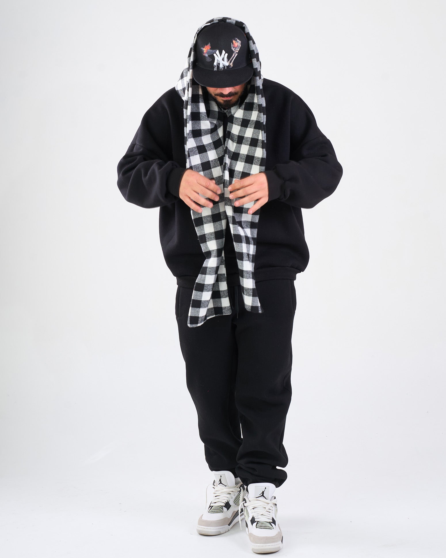 Tuta Nera Hoodie Cappuccio Scacchi | CTDP